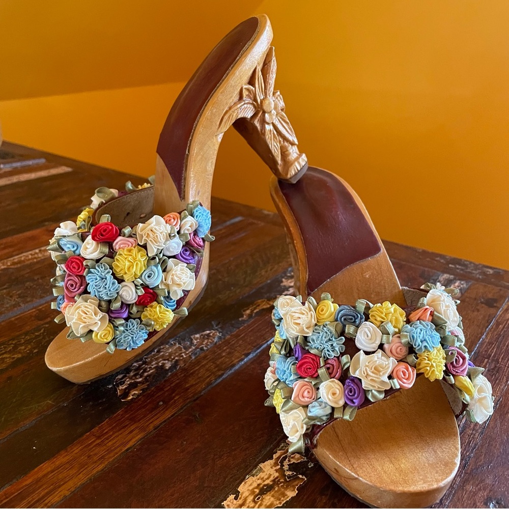 Hand Carved Wood Shoes with Ribbon Roses~~Size 8